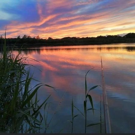 Lakeview Studios Wareham Luaran gambar